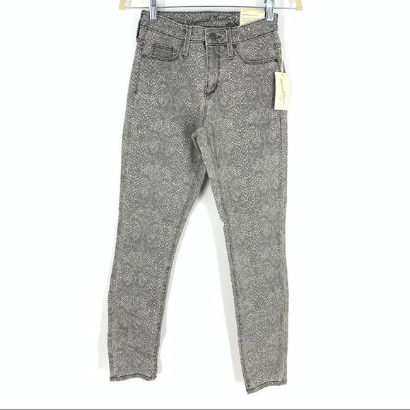 Universal Thread Gray Snakeskin Print Skinny Jeans Size 0 NWT - Picture 1 of 5